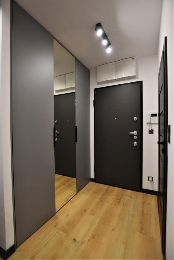 Green Apartament City Center Wroclaw Bagian luar foto