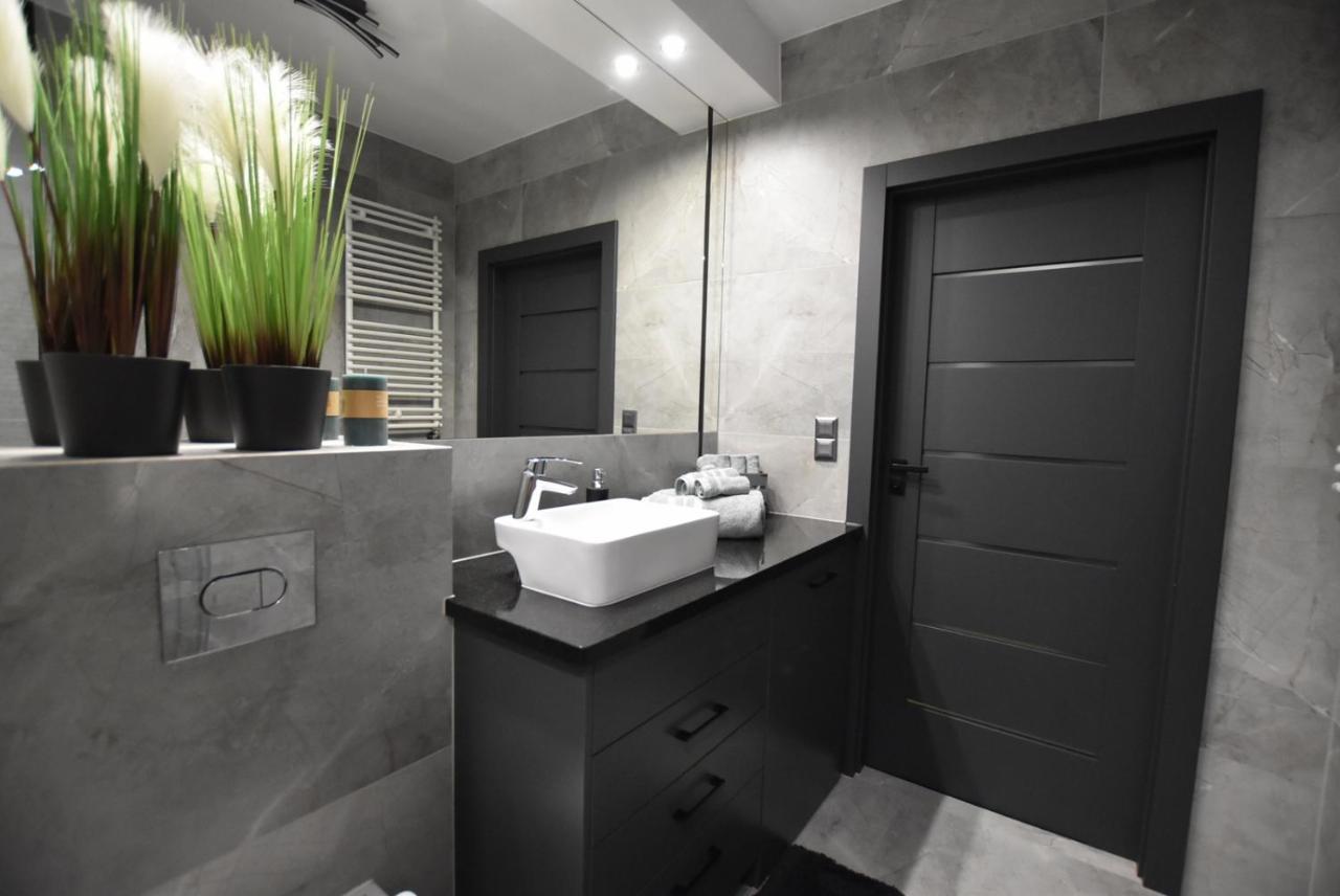 Green Apartament City Center Wroclaw Bagian luar foto